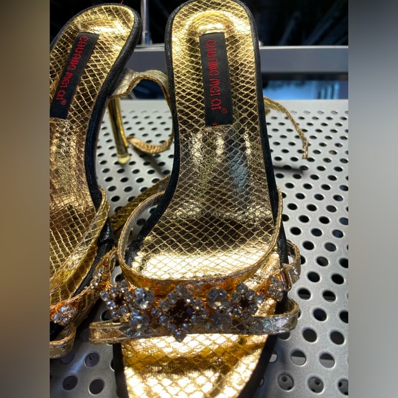 NWOT Korean brand Chuanc MC1 gold heels - Picture 8 of 8